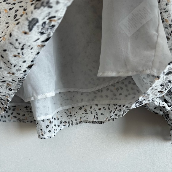 Maison d’ Amelie Paris Tie Neck Balloon Sleeve Blouse - Picture 10 of 10